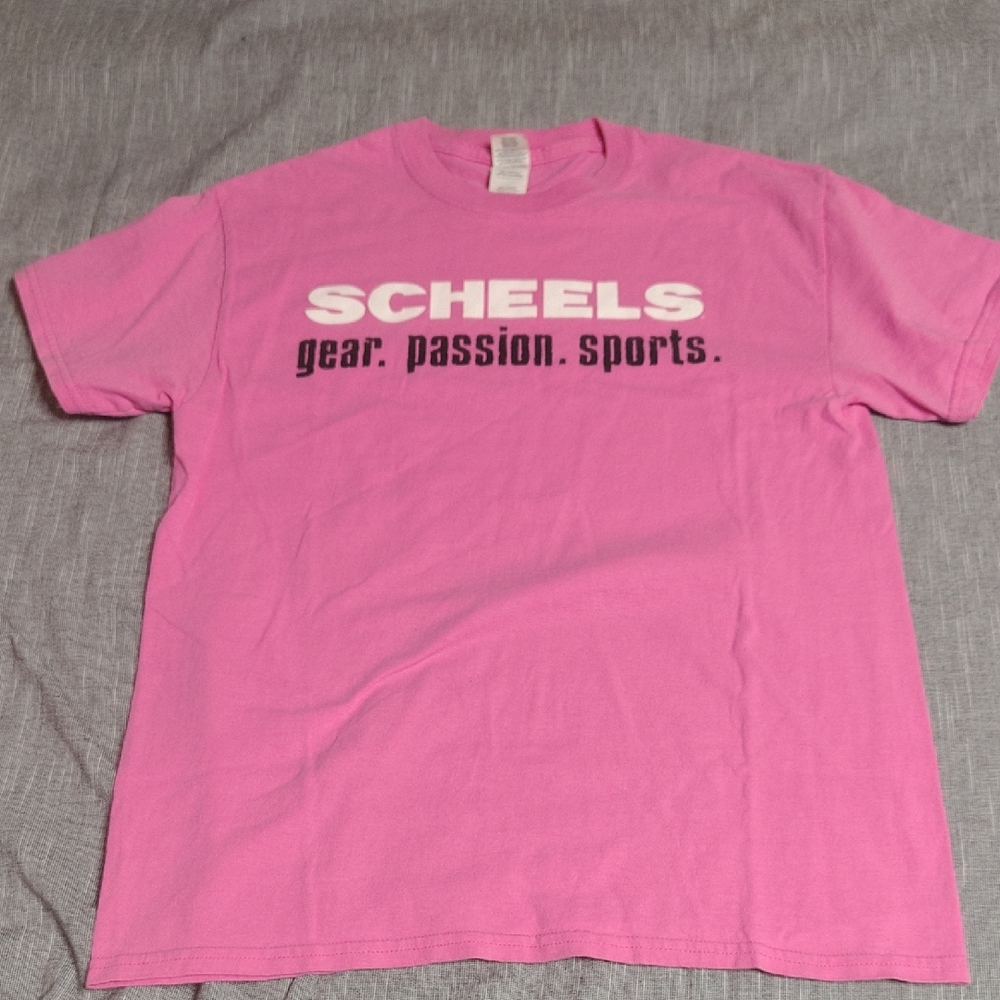 Scheels Sporting Goods T-Shirt‎ Pink Casual Short Sleeve Crewneck